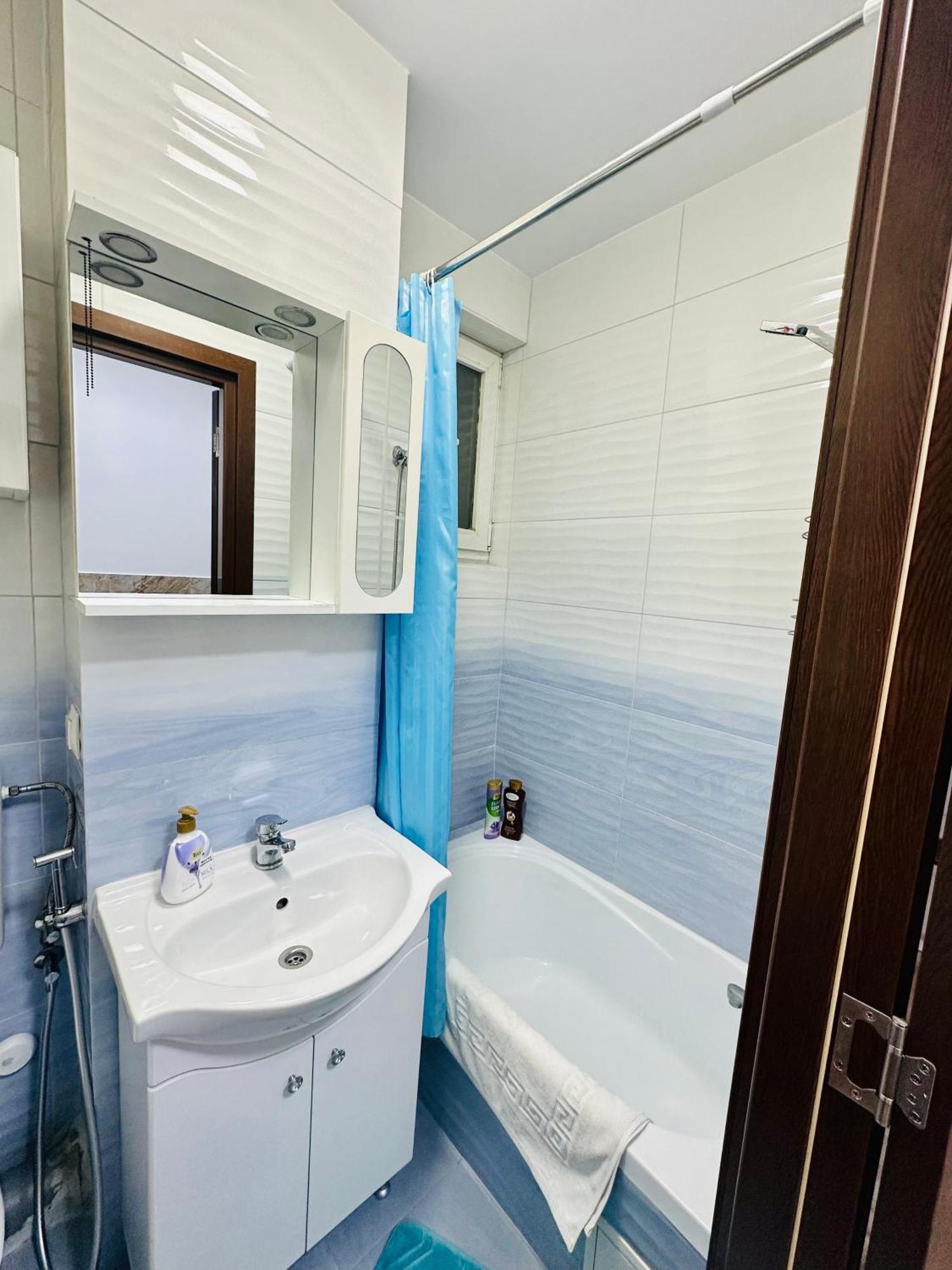 Chic Comfort 1Bdr With Landmark View - Concerthall Bucarest Esterno foto