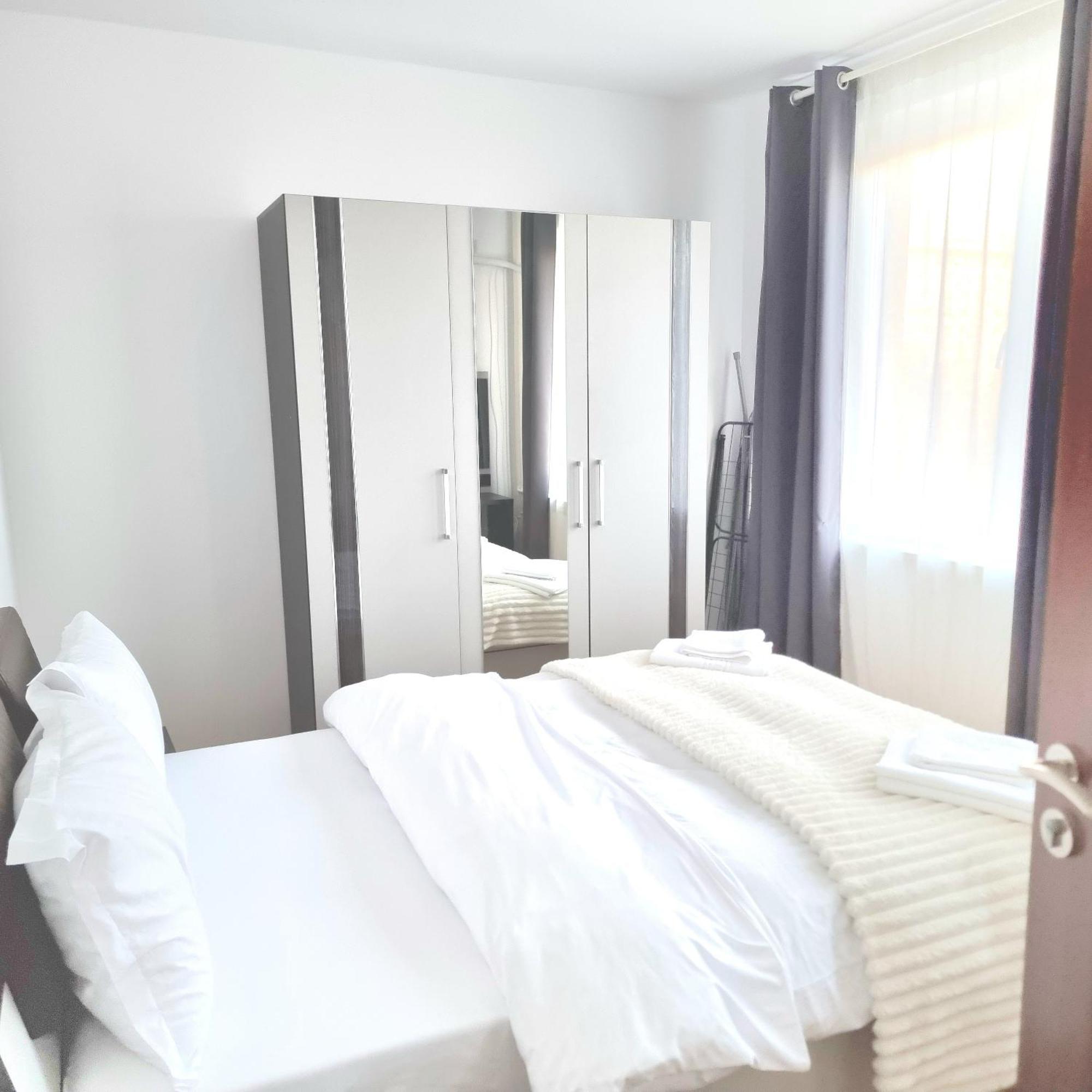 Chic Comfort 1Bdr With Landmark View - Concerthall Bucarest Esterno foto