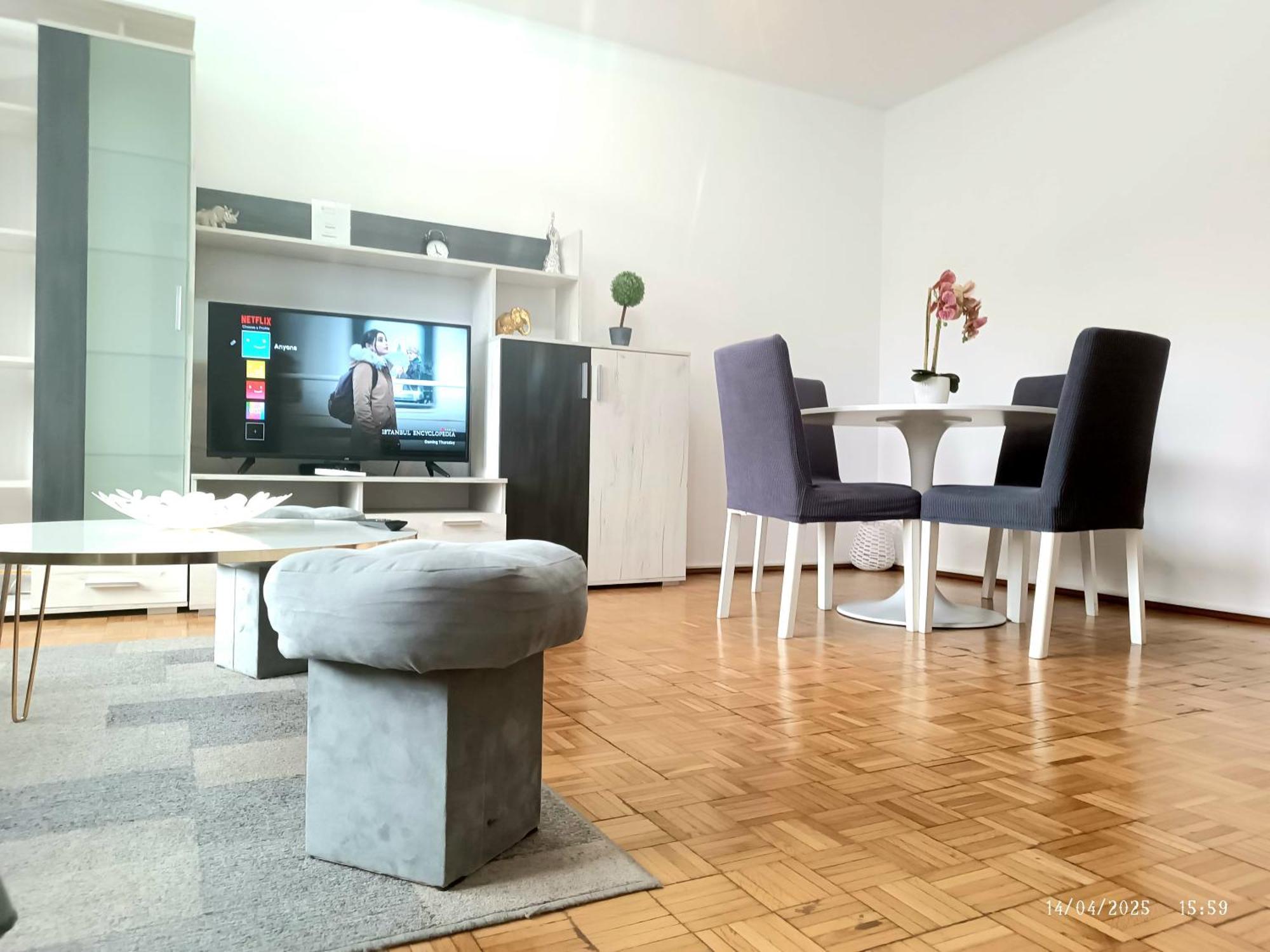 Chic Comfort 1Bdr With Landmark View - Concerthall Bucarest Esterno foto