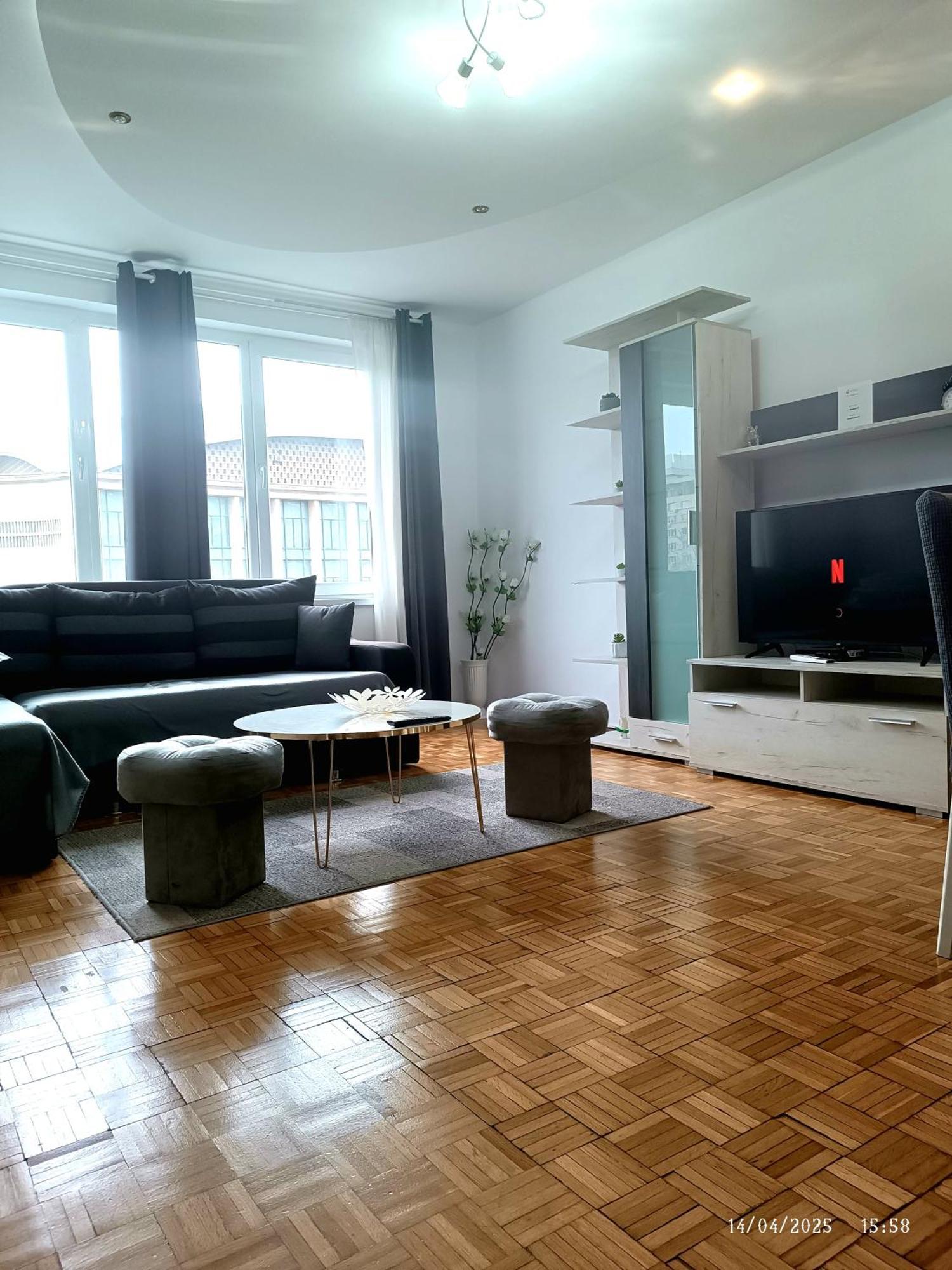Chic Comfort 1Bdr With Landmark View - Concerthall Bucarest Esterno foto